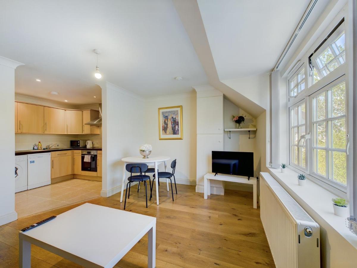 Duplex Redhill Town Centre Apt By Livingo Stays 외부 사진
