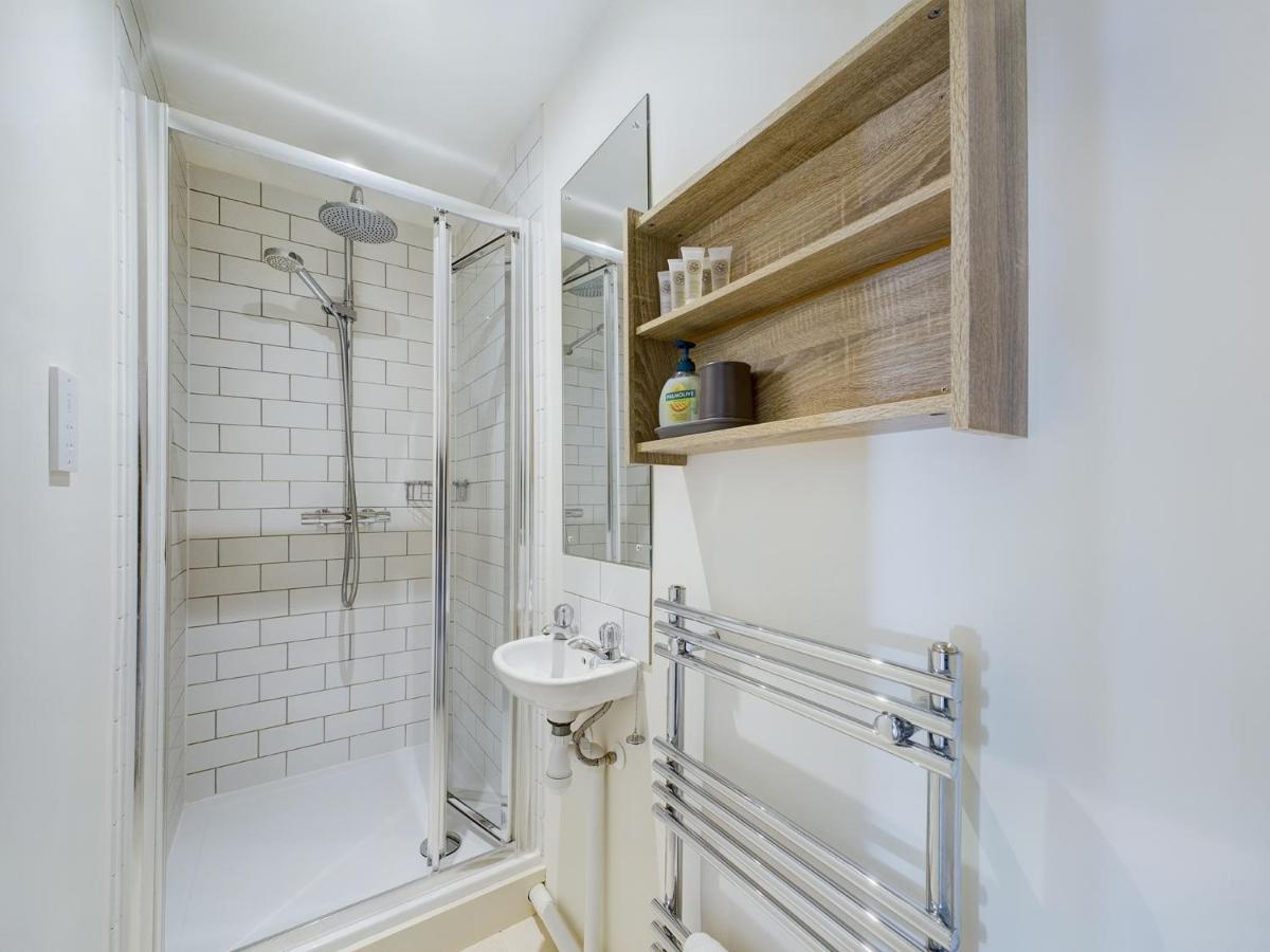 Duplex Redhill Town Centre Apt By Livingo Stays 외부 사진