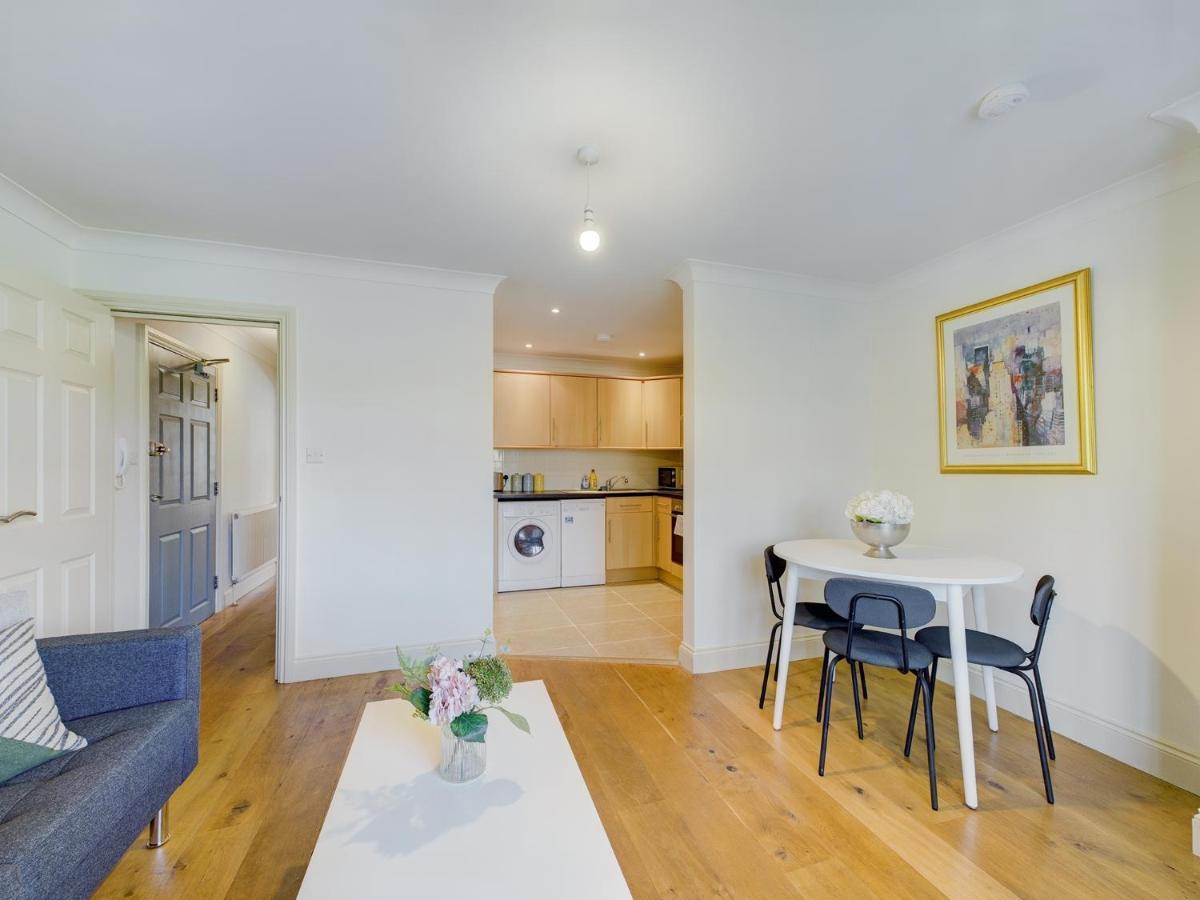 Duplex Redhill Town Centre Apt By Livingo Stays 외부 사진